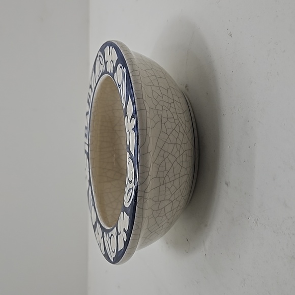 Dedham Pottery / Potting Shed Baby Bowl 6 in. - Picture 2 of 4